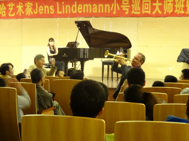 壹定发小号表演艺术家Jens Lindemann（彦斯·林德曼）荣获加拿大勋章